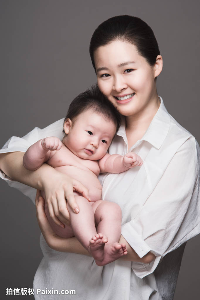 專業(yè)月(yuè)嫂服務